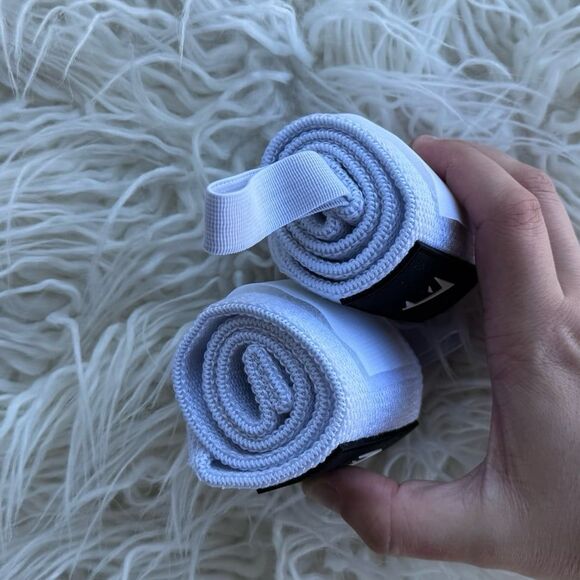 Gymshark Wrist Straps White - Picture 5 of 7